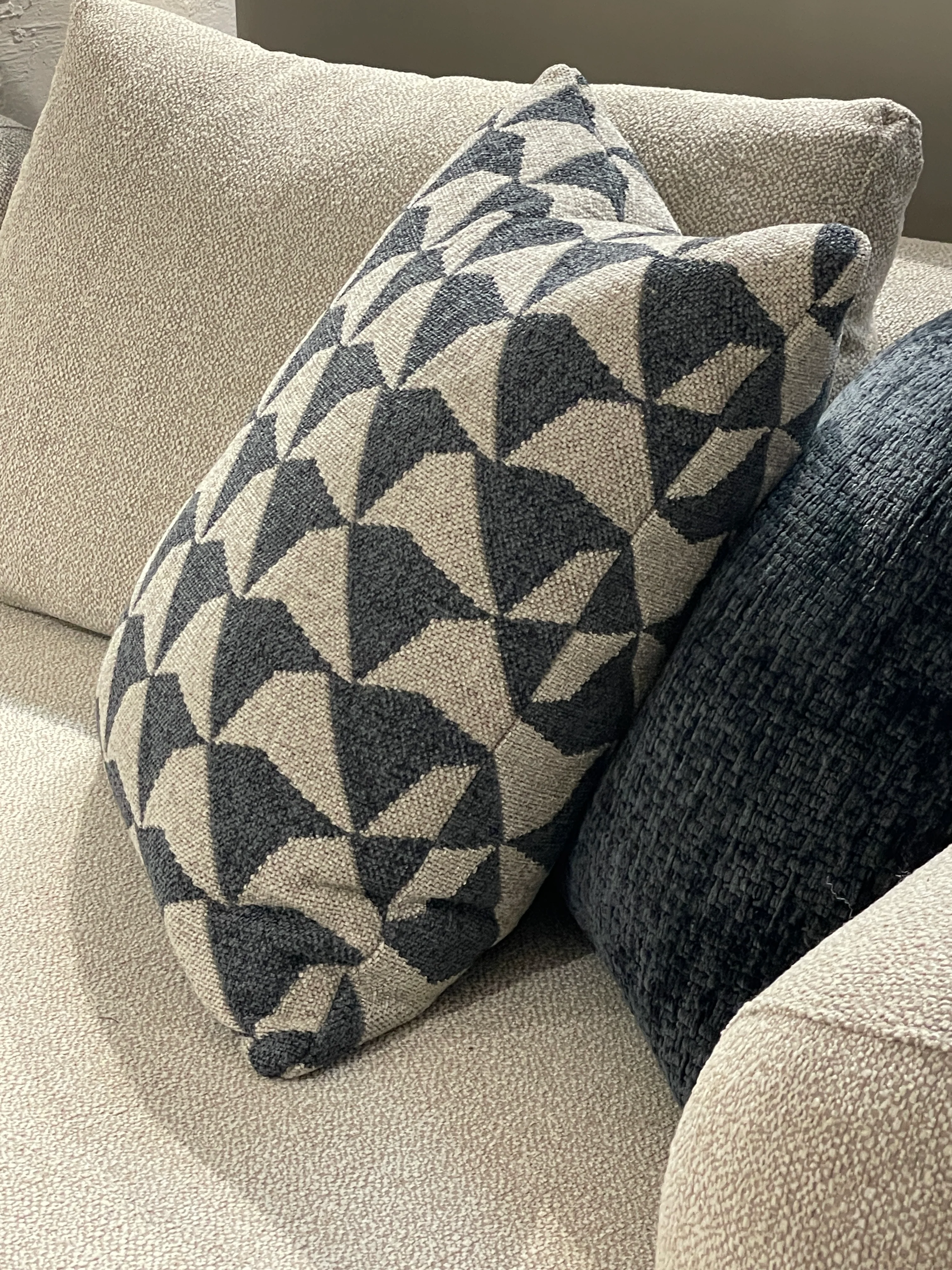 Grande Sofa - Image 10