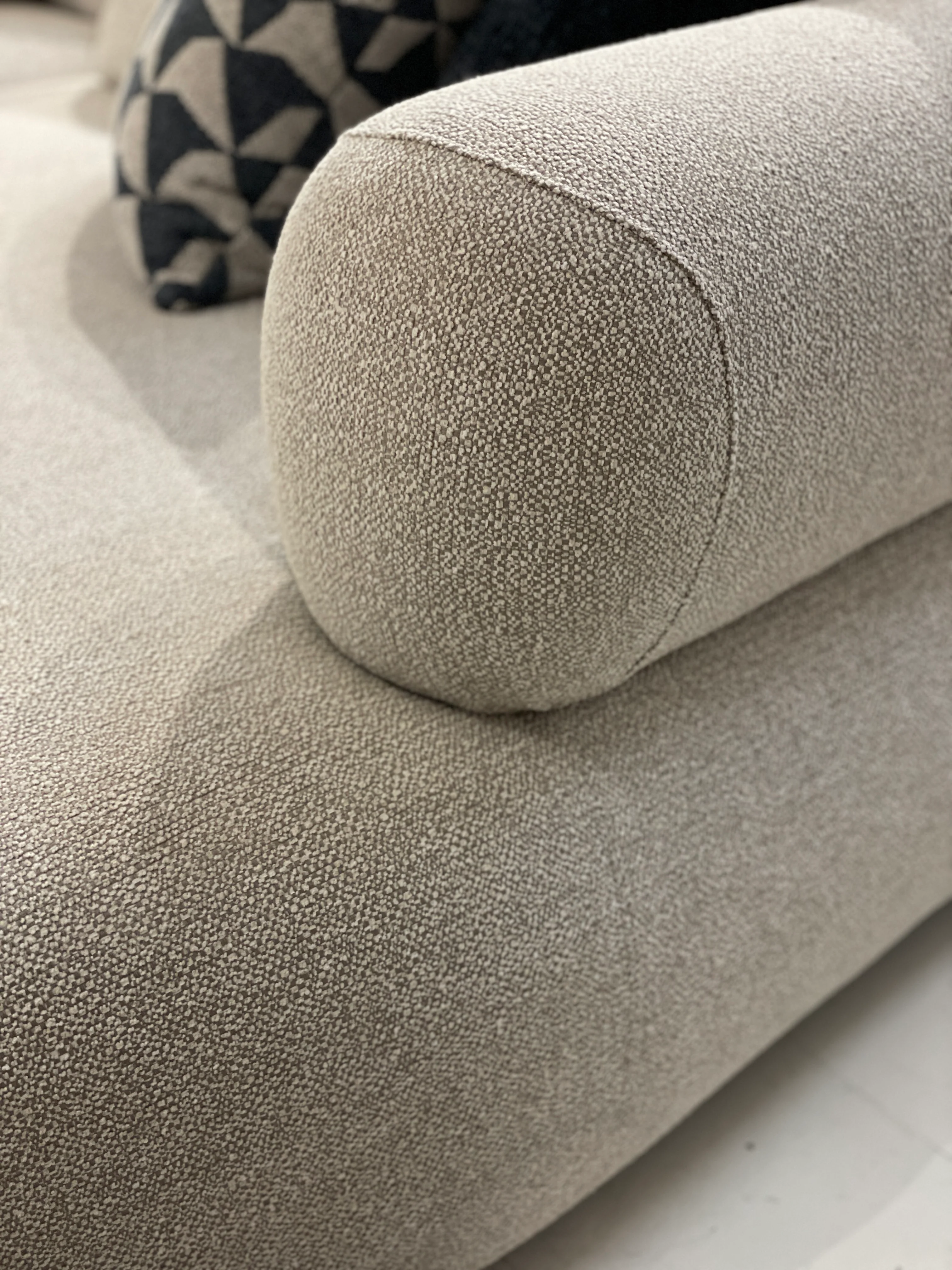 Grande Sofa - Image 11