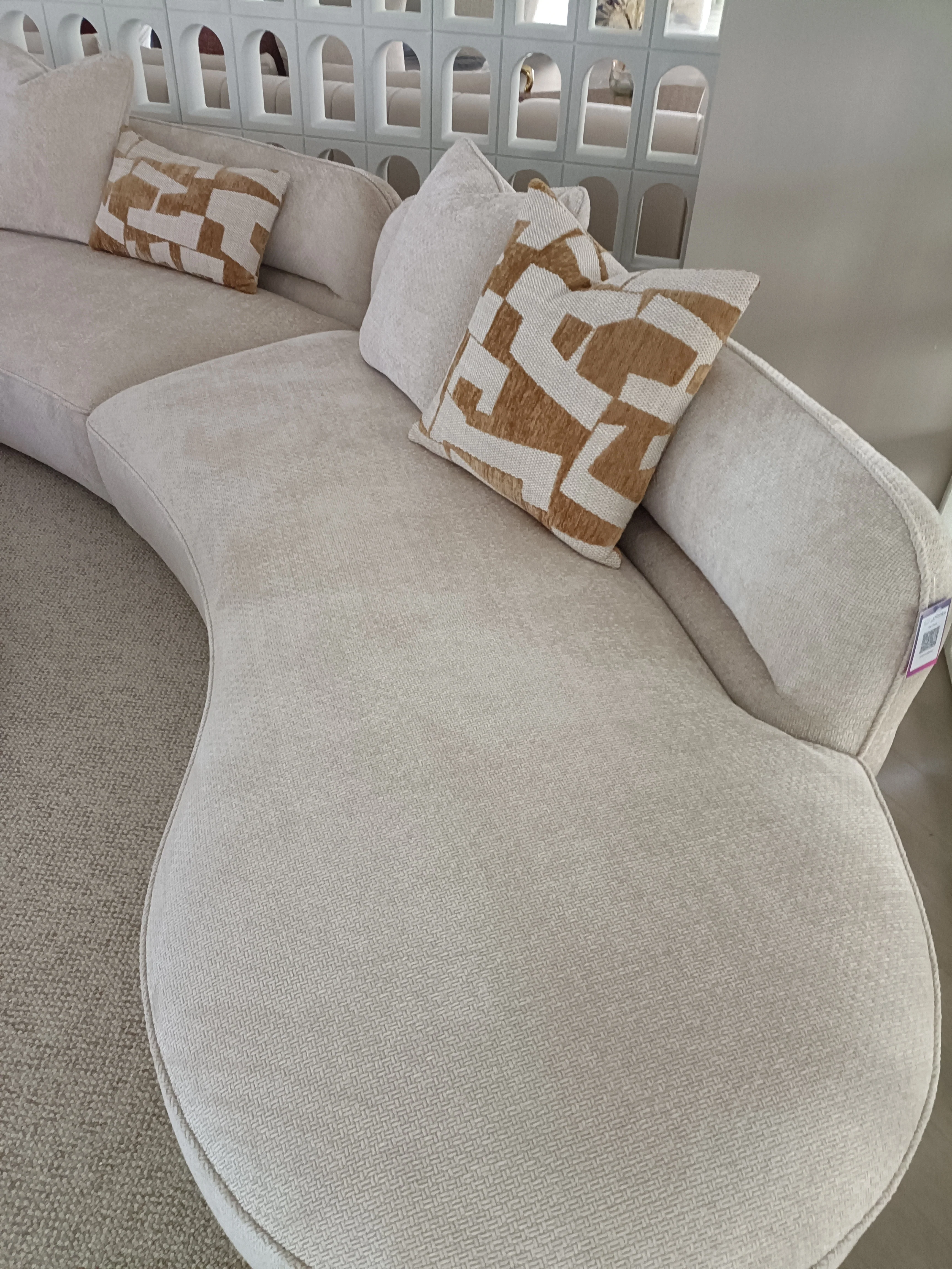 Venus Curved Sofa - Image 5